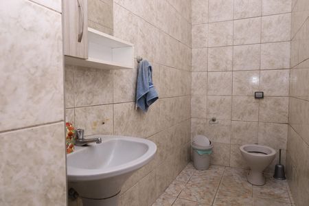 Casa à venda com 200m², 3 quartos e 3 vagasBanheiro 2