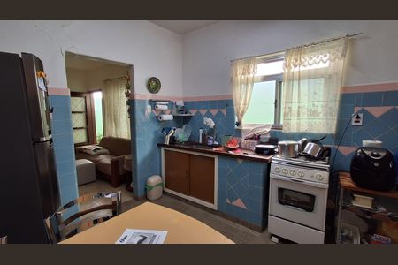 Casa à venda com 205m², 2 quartos e 1 vagaCozinha 