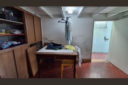 Casa à venda com 205m², 2 quartos e 1 vagaÁrea de Serviço 