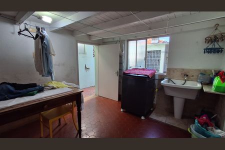 Casa à venda com 205m², 2 quartos e 1 vagaÁrea de Serviço 