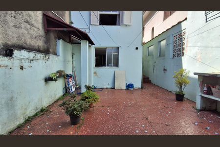 Casa à venda com 205m², 2 quartos e 1 vagaQuintal