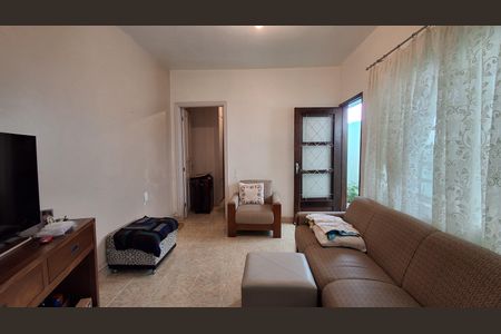 Casa à venda com 205m², 2 quartos e 1 vagaSala