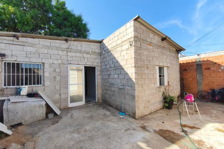 Casa à venda com 250m², 2 quartos e sem vagaQuintal
