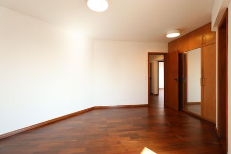 Apartamento para alugar com 237m², 3 quartos e 4 vagasSuíte