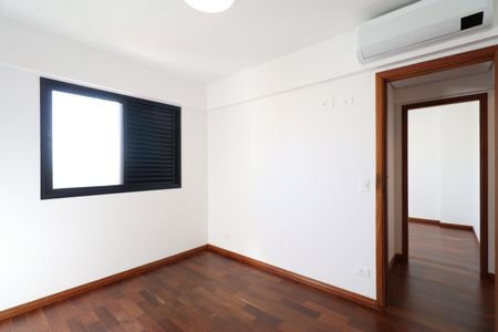 Apartamento para alugar com 237m², 3 quartos e 4 vagasQuarto 2