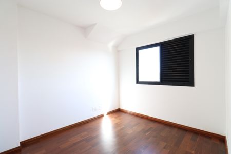 Apartamento para alugar com 237m², 3 quartos e 4 vagasQuarto 2