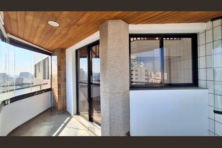 Apartamento para alugar com 237m², 3 quartos e 4 vagasVaranda