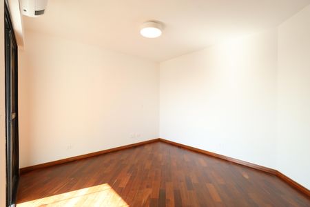 Apartamento para alugar com 237m², 3 quartos e 4 vagasSuíte