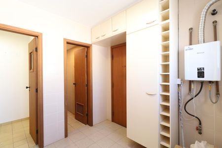 Apartamento para alugar com 237m², 3 quartos e 4 vagasDetalhe