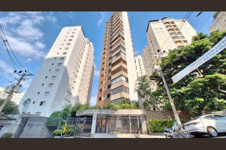 Apartamento para alugar com 237m², 3 quartos e 4 vagasFachada