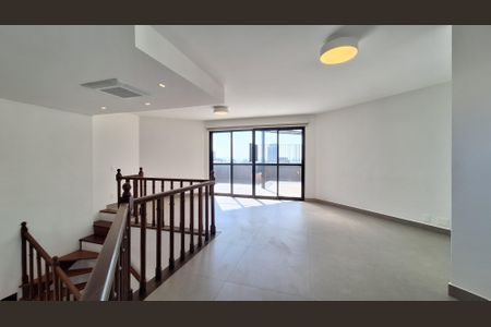 Apartamento para alugar com 237m², 3 quartos e 4 vagasCobertura