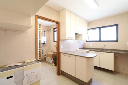 Apartamento para alugar com 237m², 3 quartos e 4 vagasCozinha