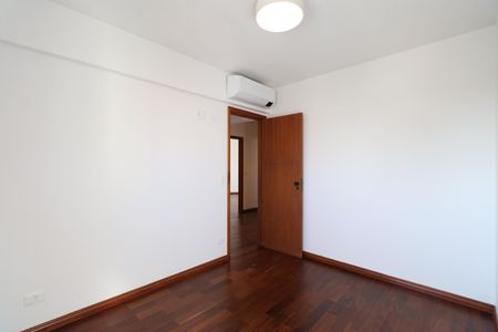 Apartamento para alugar com 237m², 3 quartos e 4 vagasQuarto 2