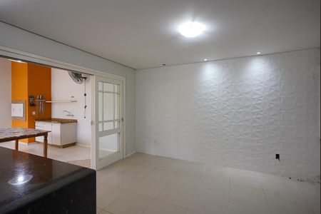 Cozinha e sala de jantar  de casa de condomínio para alugar com 4 quartos, 223m² em Sarandi, Porto Alegre