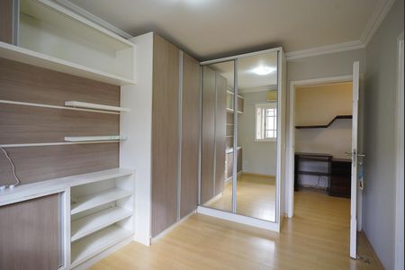 Casa de condomínio para alugar com 223m², 4 quartos e 2 vagasSuite 3