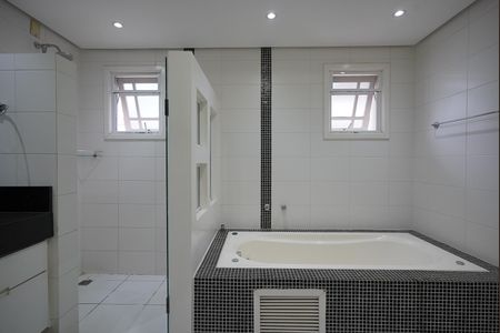 Casa de condomínio para alugar com 223m², 4 quartos e 2 vagasBanheiro da Suíte 2