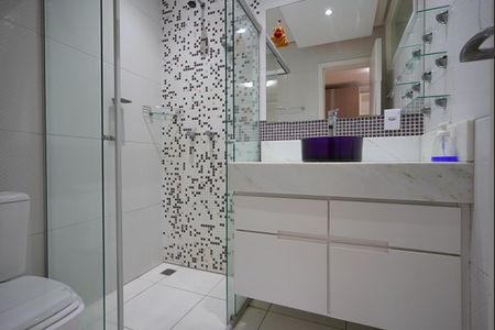 Casa de condomínio para alugar com 223m², 4 quartos e 2 vagasBanheiro da  suite 3