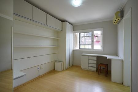 Casa de condomínio para alugar com 223m², 4 quartos e 2 vagasSuite 1