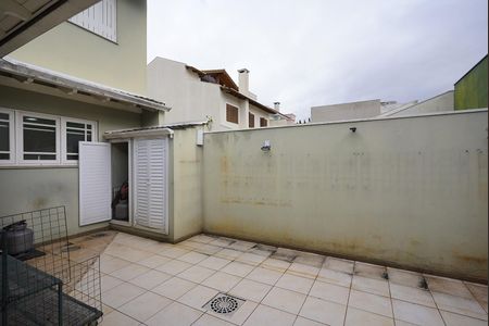 Casa de condomínio para alugar com 223m², 4 quartos e 2 vagasPátio fundos