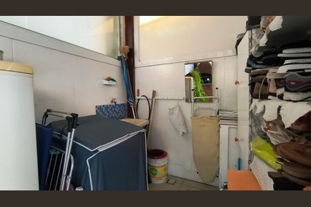 Casa de condomínio à venda com 98m², 3 quartos e 2 vagasÁrea de Serviço 