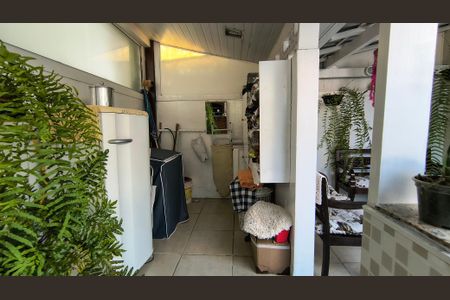 Casa de condomínio à venda com 98m², 3 quartos e 2 vagasÁrea de Serviço 