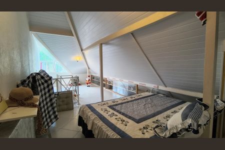 Casa de condomínio à venda com 98m², 3 quartos e 2 vagasSótão 