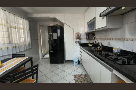 Casa de condomínio à venda com 98m², 3 quartos e 2 vagasCozinha 