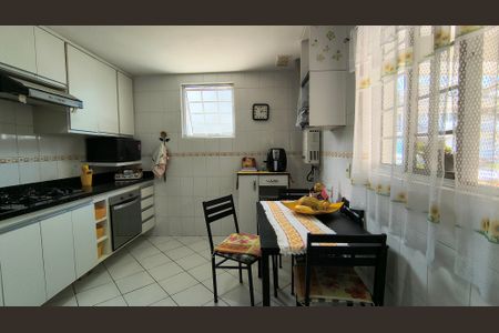 Casa de condomínio à venda com 98m², 3 quartos e 2 vagasCozinha