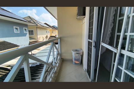 Casa de condomínio à venda com 98m², 3 quartos e 2 vagasVaranda do Quarto 2