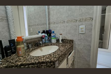 Casa de condomínio à venda com 98m², 3 quartos e 2 vagasBanheiro Social 1 