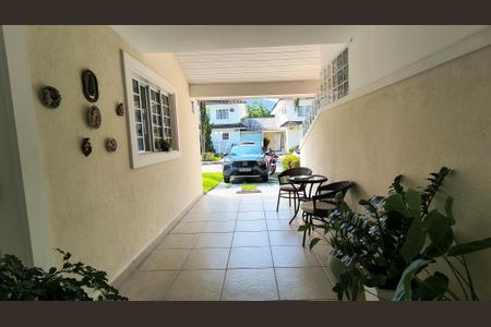 Casa de condomínio à venda com 98m², 3 quartos e 2 vagasGaragem