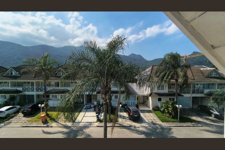 Casa de condomínio à venda com 98m², 3 quartos e 2 vagasSótão 