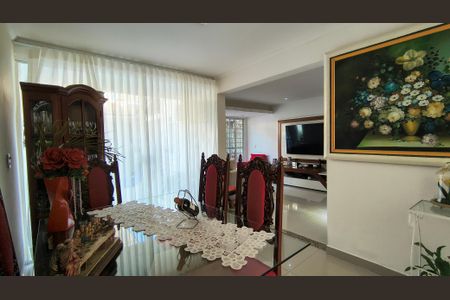 Casa de condomínio à venda com 98m², 3 quartos e 2 vagasSala