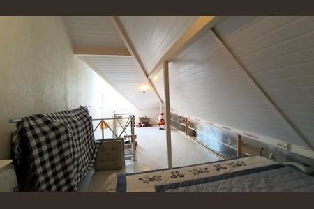 Casa de condomínio à venda com 98m², 3 quartos e 2 vagasSótão 