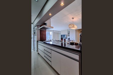 Apartamento à venda com 64m², 1 quarto e 2 vagasCozinha