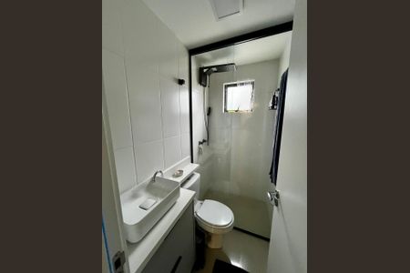 Banheiro de apartamento para alugar com 3 quartos, 55m² em Boneca do Iguaçu, São José dos Pinhais