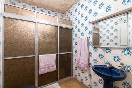 Casa à venda com 172m², 3 quartos e 2 vagasBanheiro