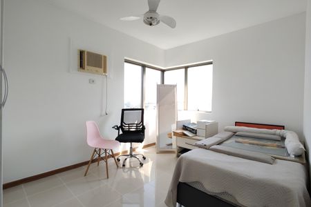 Apartamento à venda com 145m², 4 quartos e 2 vagasQuarto 3 - Armários