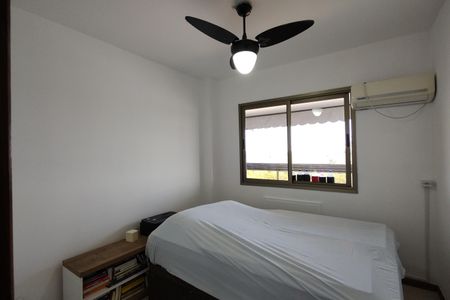 Apartamento à venda com 145m², 4 quartos e 2 vagasQuarto 4 - Armários