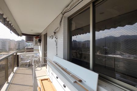 Apartamento à venda com 145m², 4 quartos e 2 vagasVaranda do Quarto Suíte 