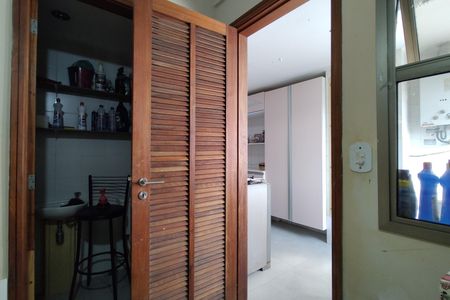 Apartamento à venda com 145m², 4 quartos e 2 vagasQuarto de Serviço