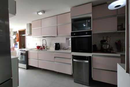 Apartamento à venda com 145m², 4 quartos e 2 vagasCozinha - Armários