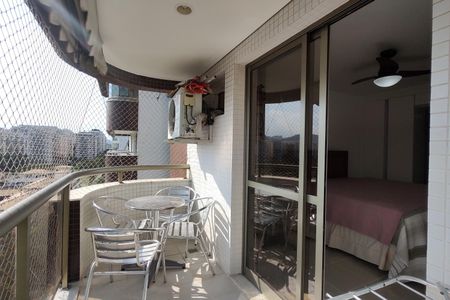 Apartamento à venda com 145m², 4 quartos e 2 vagasVaranda do Quarto Suíte 