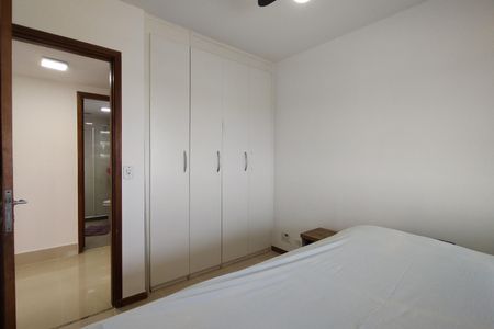 Apartamento à venda com 145m², 4 quartos e 2 vagasQuarto 4 - Armários