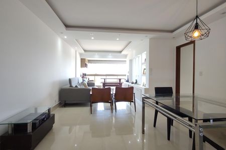 Apartamento à venda com 145m², 4 quartos e 2 vagasSala