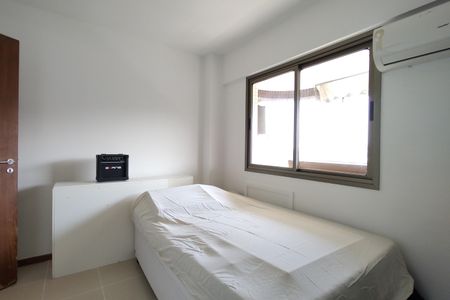 Apartamento à venda com 145m², 4 quartos e 2 vagasQuarto 1 - Armários