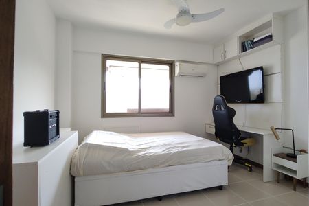 Apartamento à venda com 145m², 4 quartos e 2 vagasQuarto 1 - Armários