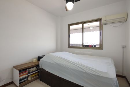 Apartamento à venda com 145m², 4 quartos e 2 vagasQuarto 4 - Armários