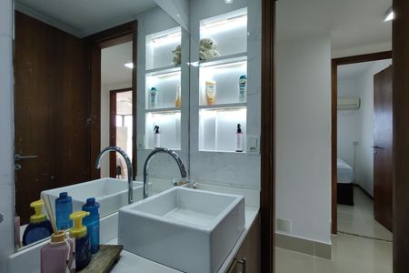 Apartamento à venda com 145m², 4 quartos e 2 vagasBanheiro Social