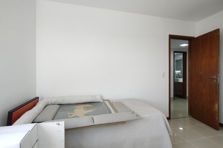 Apartamento à venda com 145m², 4 quartos e 2 vagasQuarto 3 - Armários